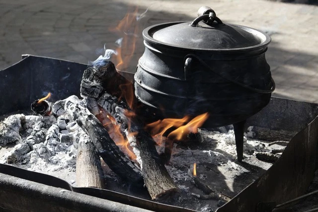 BBQ-Toro Potjie Gusseisen Kessel Bräter, Afrikanischer Kochtopf wie Dutch Oven 6
