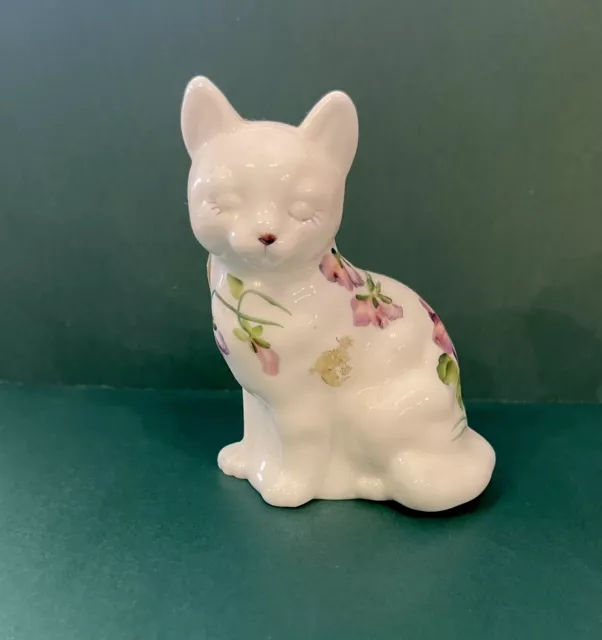 VTG Fenton White Glass Iridescent Cat Figurine Signed