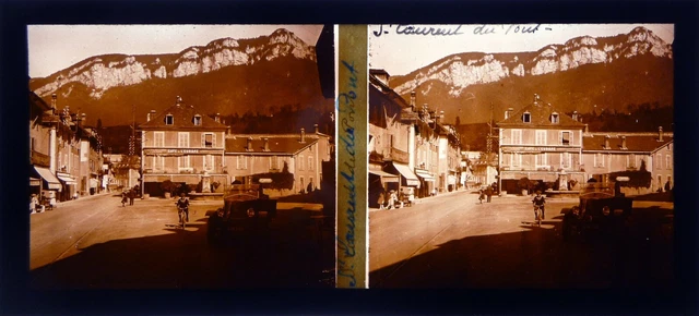 St Laurent du Pont.Isère.Café de l'Europe.Voiture.Vélo.Vue stereo sur verre 6x13