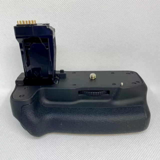DSTE battery grip equiv. of BG-E18 for Canon EOS 750D/T6, 760D/T6s