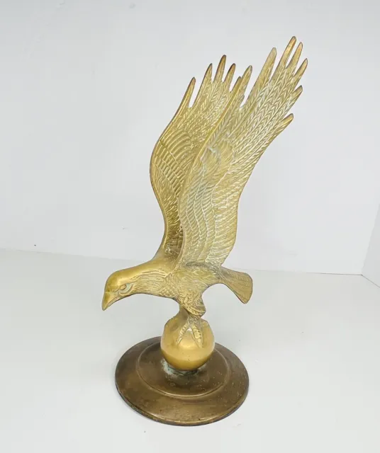 Vtg Solid Brass Americana Bald Eagle Landing Bird Figure Statue Ball Base **READ
