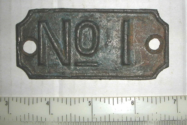 Unusual No. 1 antique cast iron door/gate number 3.5 inches wide (90mm x 42mm)