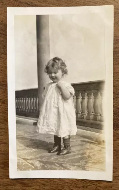 1920s Baby Toddler Infant Child Young Girl Curley Hair Dress Porch Photo P10y4