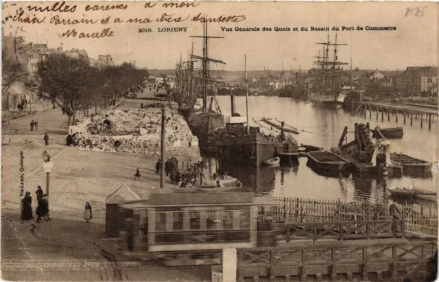 CPA LORIENT - Vue générale des Quais et du Bassin du Port de Commerces (431080)