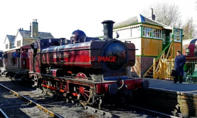 Photo  (2) Gwr 57Xx Class 0-6-0 Pannier Tank L.92 At Alresford Station On The Mi