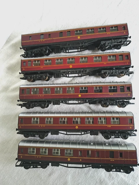5 HORNBY LMS carriages Crimson livery with silver roof 2xR475, R433 ...