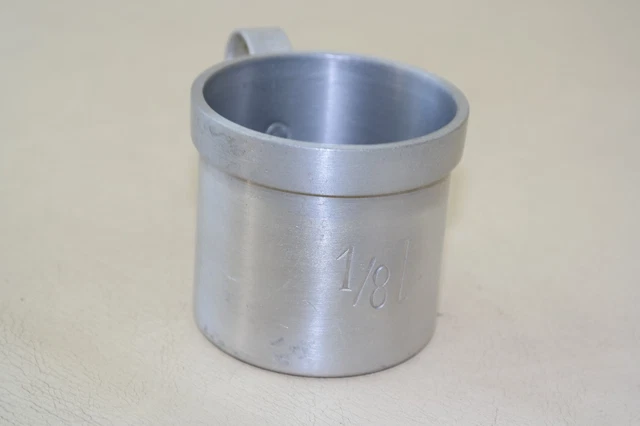 schöner kleiner alter 1/8 Liter Becher Minol Tankstelle, Ölbecher, KFZ Werkstatt