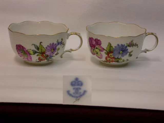 1  TEETASSE  Ludwigsburg  reiche bunte Blumen  Goldrand Korbflechtrand  Auswahl