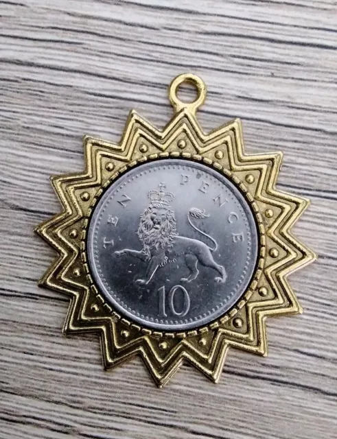 Coin Necklace/Pendant - Sun Flower Base style -  Great Britain  - 10 Pence -Lion