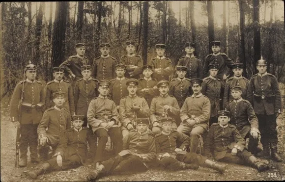 Photo PC Feldpost 1915 German soldiers, Spiked Helmets, Rifle with Bayonet WW-I