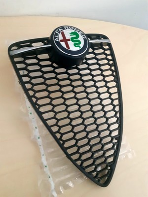 Artigianale Griglia Scudo Nido d'ape ALFA ROMEO MITO 2008/2016 Prodotto Artigianale 