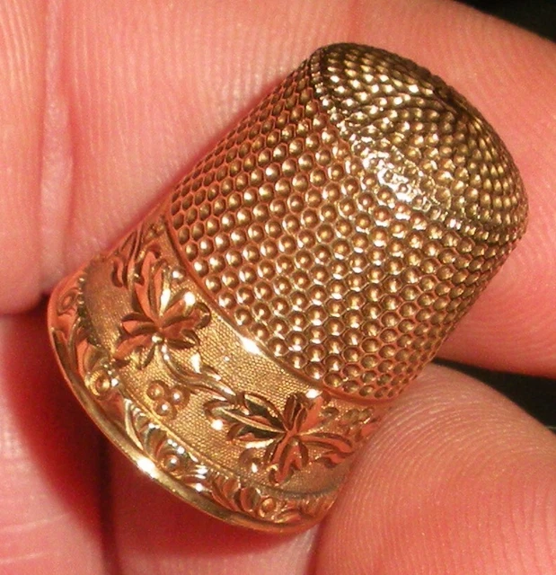 ANTIQUE VICTORIAN 14K GOLD ENGRAVED & INITIALED SEWING THIMBLE GREAT DESIGN tuvi