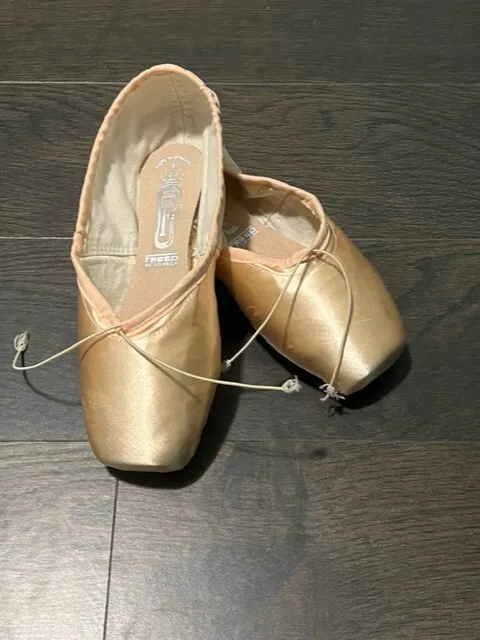 Freed Classic Pro Pointe shoes Castle Maker 5 XX 