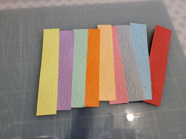 PAPIER PEINT FRISE en relief pour maison de poupée ou DIORAMA 8 PIECES