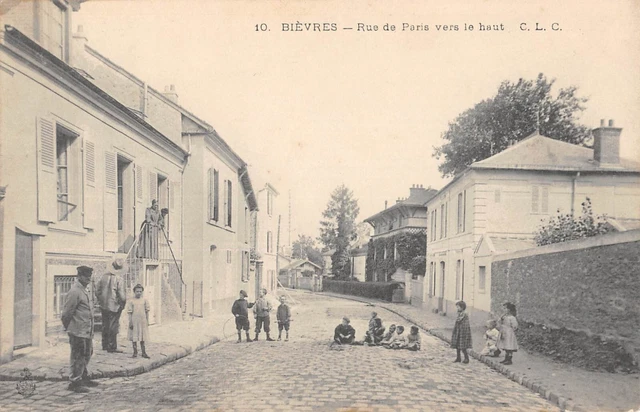 Cpa 91 Bievres / Rue De Paris Vers Le Haut / Enfants