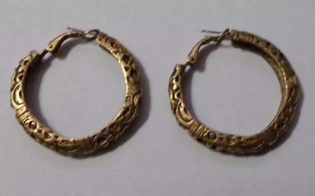 VINTAGE FILIGREE STYLE Antique Gold Tone Pierced Hoops Earrings $2.99 ...