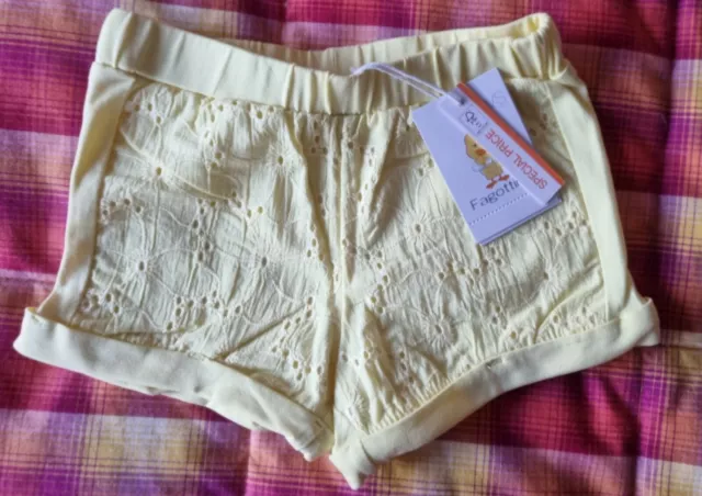 Pantaloncino Bambina OVS. Taglia 12-18 mesi cm 80. Cotone 95%, elastane 5%.