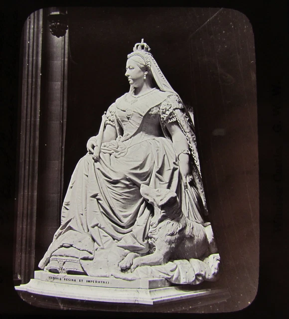 GWW Glas magische Laterne Rutsche WINDSOR CASTLE - QUEEN VICTORIA STATUE C1890