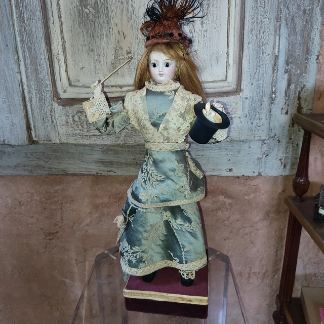 Ancienne Poupée Automate Magicienne - Porcelaine - Jouet Mécanique Musical Vintage