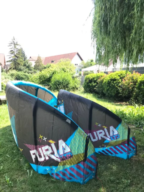 2 kitesurf Takoon Furia 2010 + Barre