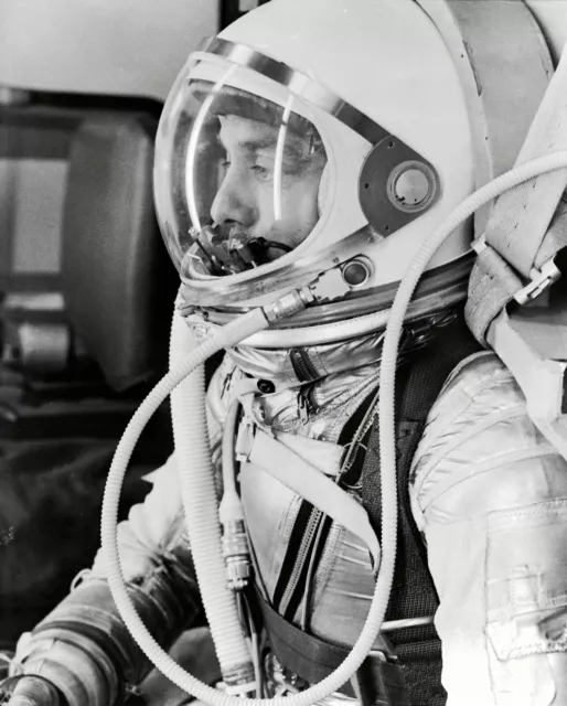 1961 Alan Shepard Spacesuit Before Mercury Launch NASA  Picture Photo 4" x 6"