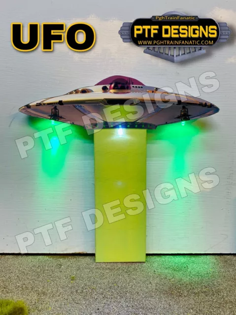 O Scale UFO ALIEN FLYING SAUCER  Scratch Built Flat-Front Background Lionel MTH