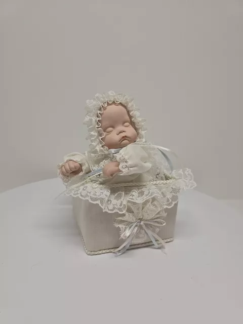 Vtg Westminster Porcelain Animated Moving Baby Doll Music Box Brahms Lullaby D10