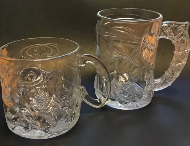 Vtg BATMAN FOREVER Glass Mug SET OF 2  McDonalds BATMAN RIDDLER Embossed 1995