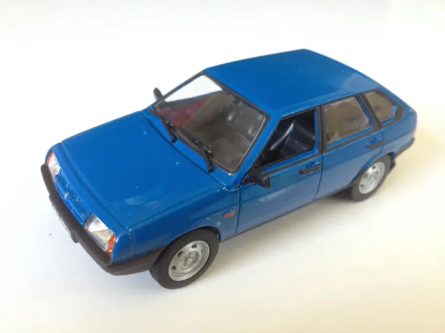 LADA VAZ 2109 Samara - 1:43 MODEL CAR USSR DIECAST IXO IST DeAGOSTINI P56