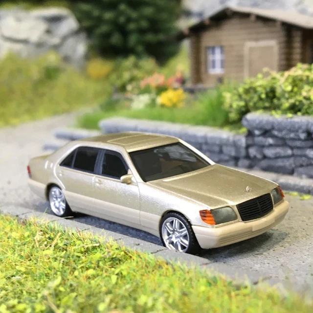 Herpa Audi Q2 Miniatura 1:87 – Azul Turbo, Modelo De Plástico Fabricado En Alemania, Ideal Para Coleccionistas