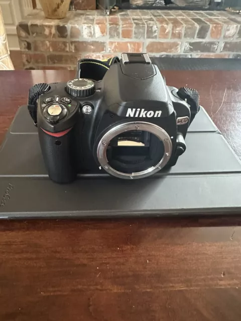 TESTED WORKS Nikon D60 10.2MP Digital SLR Camera Black Body ,Battery,Strap ,Bag