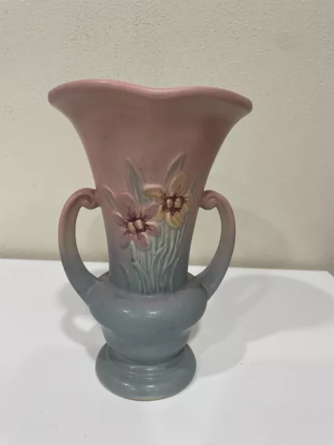 Vintage HULL Pottery Vase Iris flowers, 7 inches tall. marked 402-7 on bottom.