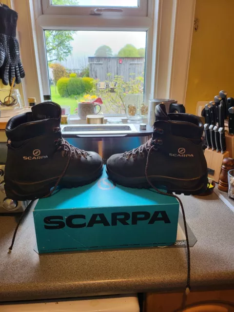 scarpa mens size 8 walking boots