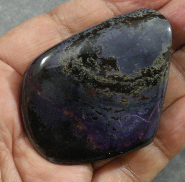 Sugilite Richterite Bustamite Manganese Nugget Specimen 72.8g 5.1cm South Africa