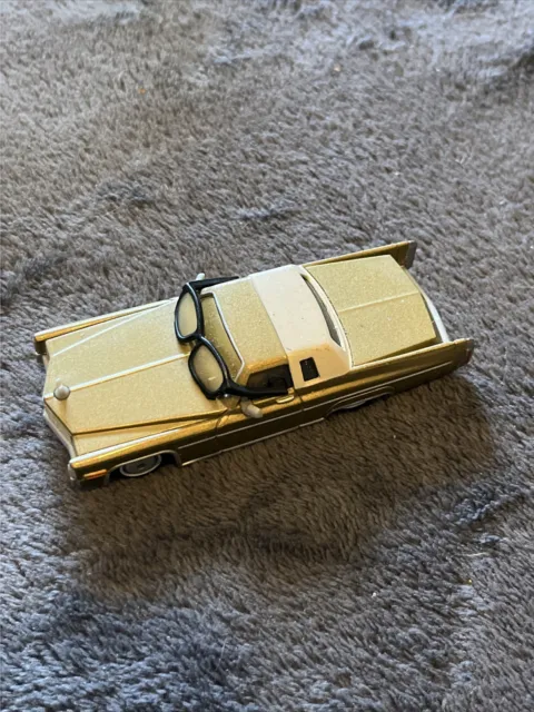 Voiture miniature métal Cars Disney Pixar E1 dorado