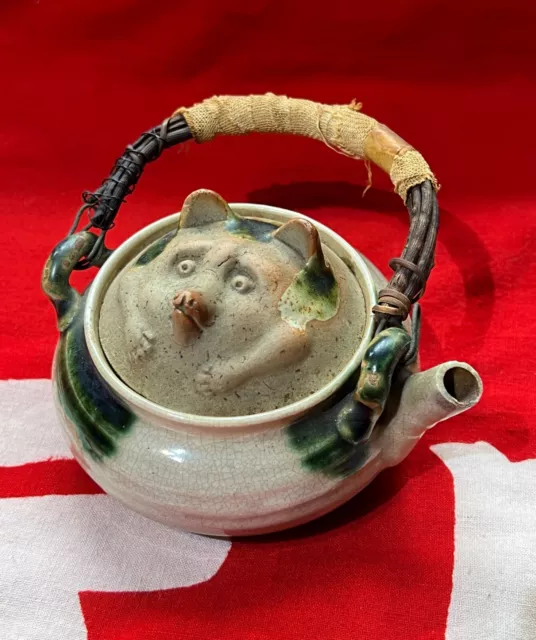 Japanese old pottery teapot kyuusu Oribe ware raccoon dog cute rare animal lid