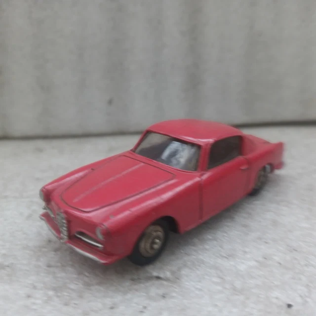 dinky toys france - ALFA ROMEO 1900 coupé - Réf 24J