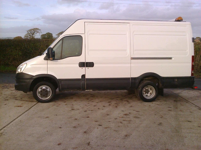IVECO DAILY 35C15 3000CC TWIN REAR WHEEL MWB ULEZ EXEMPT 2014 14 EURO 6 iveco-daily-35c15-3000cc-twin-rear-wheel-mwb-ulez-exempt-2014-14-euro-6