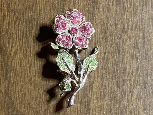 Vintage Silvertone Flower Crystal RS Pin Brooch Costume Jewelry 1 7/8"