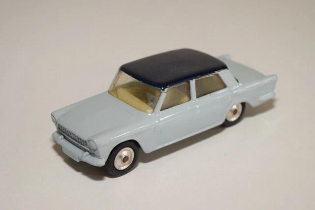 A2 1:43 Corgi Toys Fiat 1500 Two Tone Blue Excellent Condition Repaint
