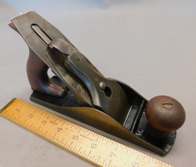 Stanley Rule & Level Co. No. 4 C Corrugated Bottom Smooth Plane Type 11 c. 1910