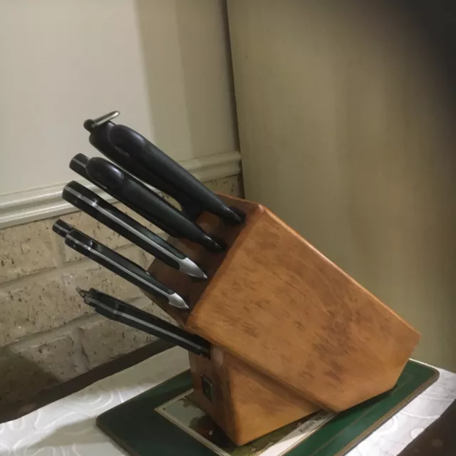 Wusthof Knife Block Set A | 10 Piece Set              (Pre-Loved).   Free  Post.