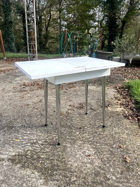 Table pliante formica blanc gain de place année 60-70