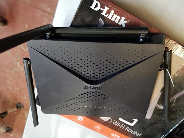 D link AC2600   FAULTY ONLY FOR PARTS (OFFER WELCOME)