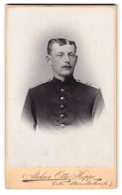Fotografie Otto Hoppe, Celle, Altencellerthorstr. 7, Portrait Soldat in Uniform