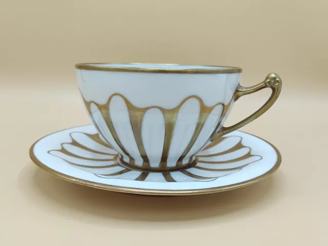 GRANDE TASSE DE collection porcelaine ancienne blanche et dorure Art