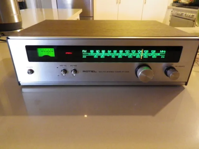 ROTEL  AM / FM Stereo Tuner  -  RT 322