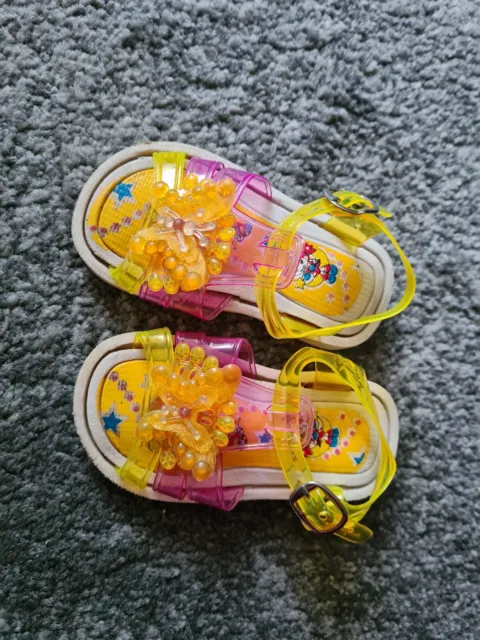 Sandali gialli farfalla scarpe vacanze estive bambino bambina Regno Unito: 2,5/UE: 19