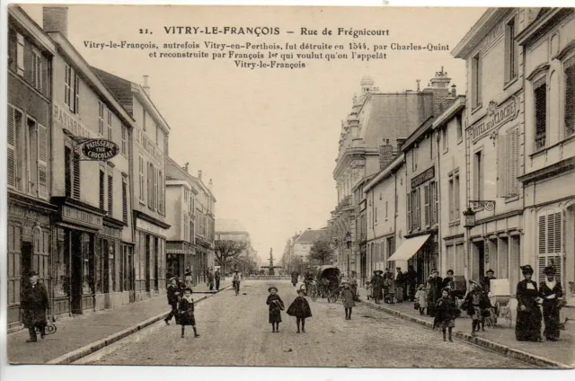 VITRY LE FRANCOIS - Marne - CPA 51 - rue de Fregnicourt - hotel de la cloche