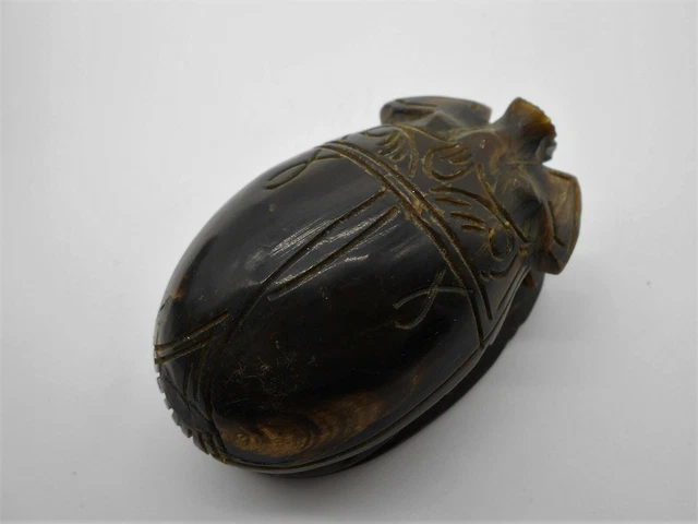 ÉGYPTE : MAGNIFIQUE GRAND SCARABÉE EN CORNE OU BAKELITE 7,7 Cm.
